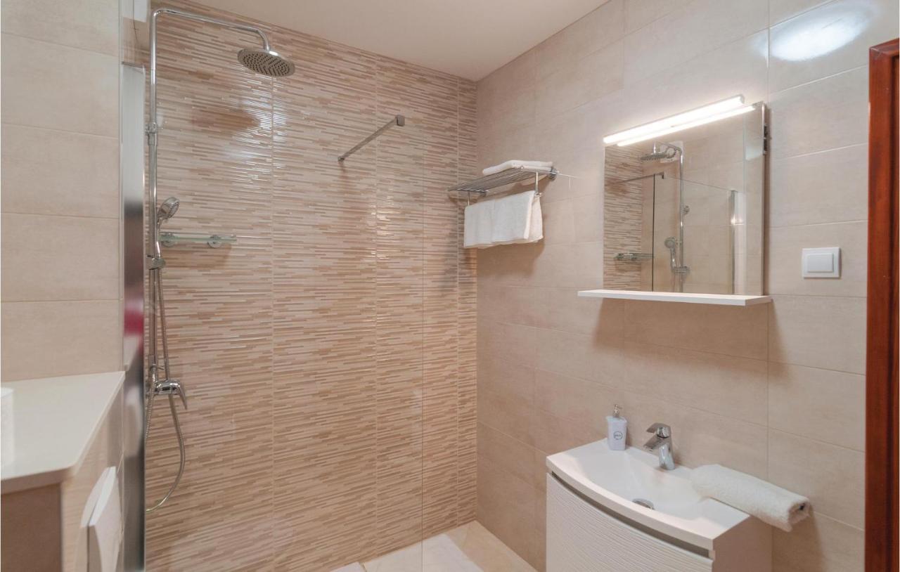 Nice Apartment In Omis With House Sea View Extérieur photo