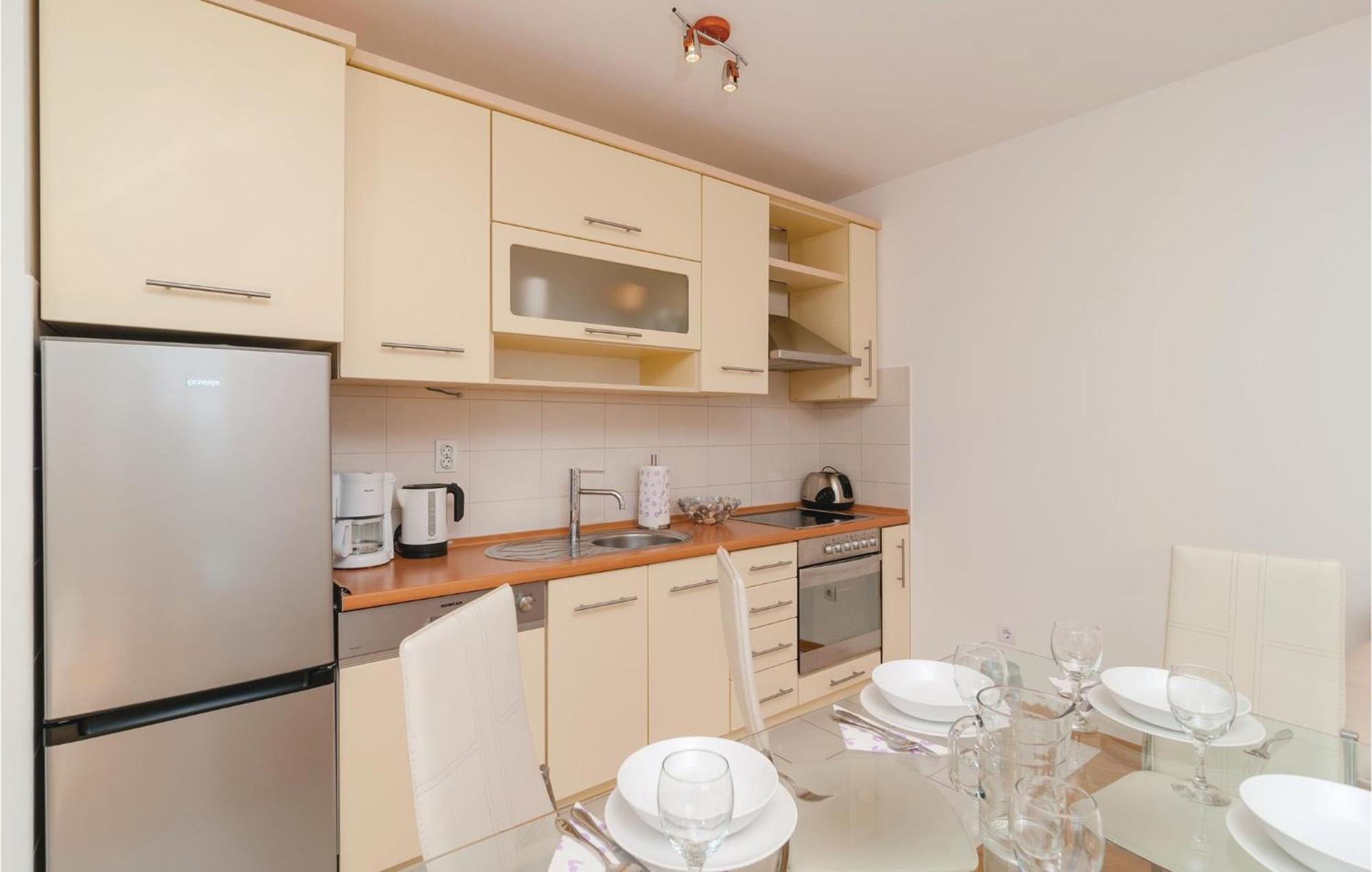 Nice Apartment In Omis With House Sea View Extérieur photo