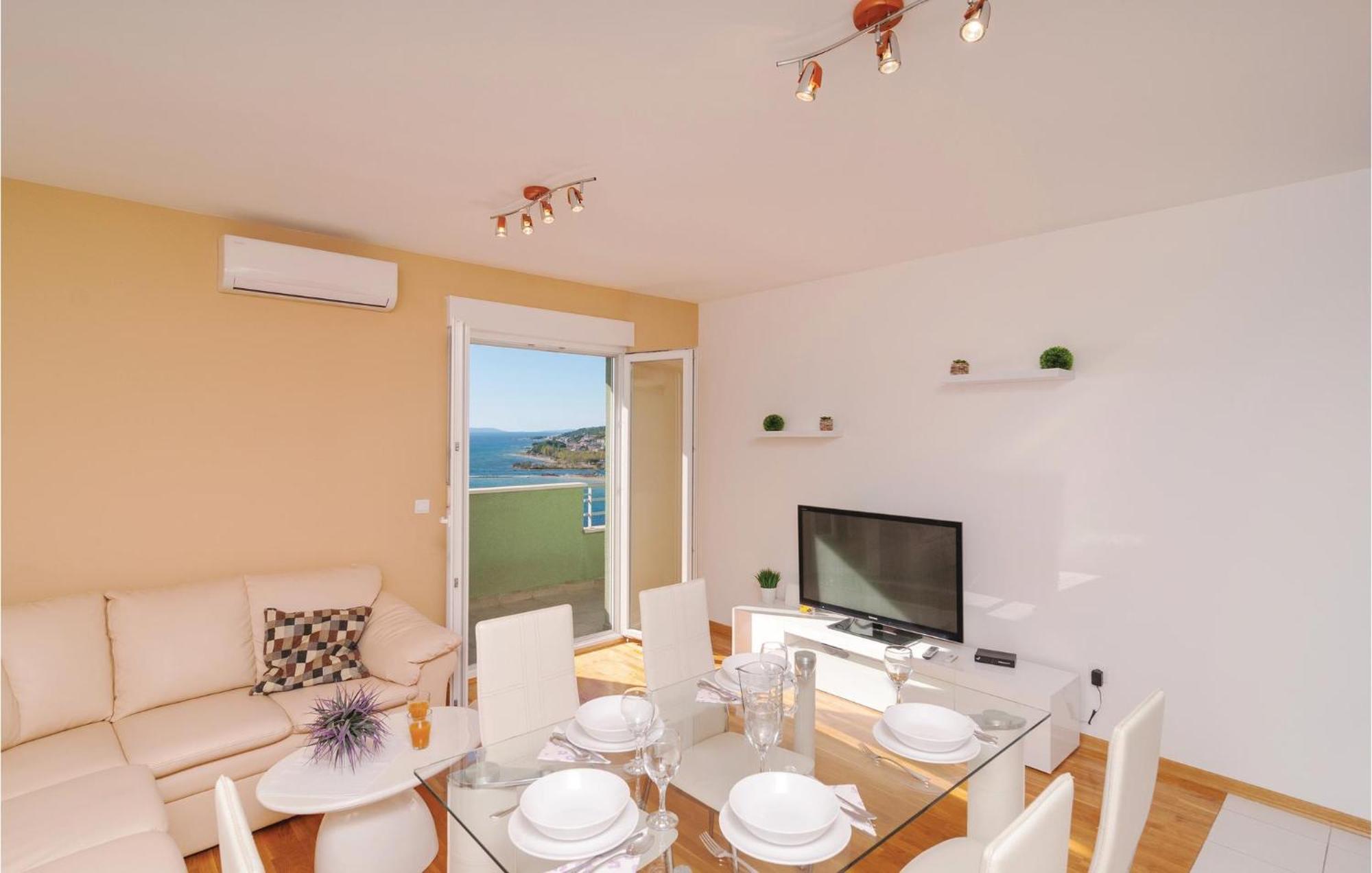 Nice Apartment In Omis With House Sea View Extérieur photo