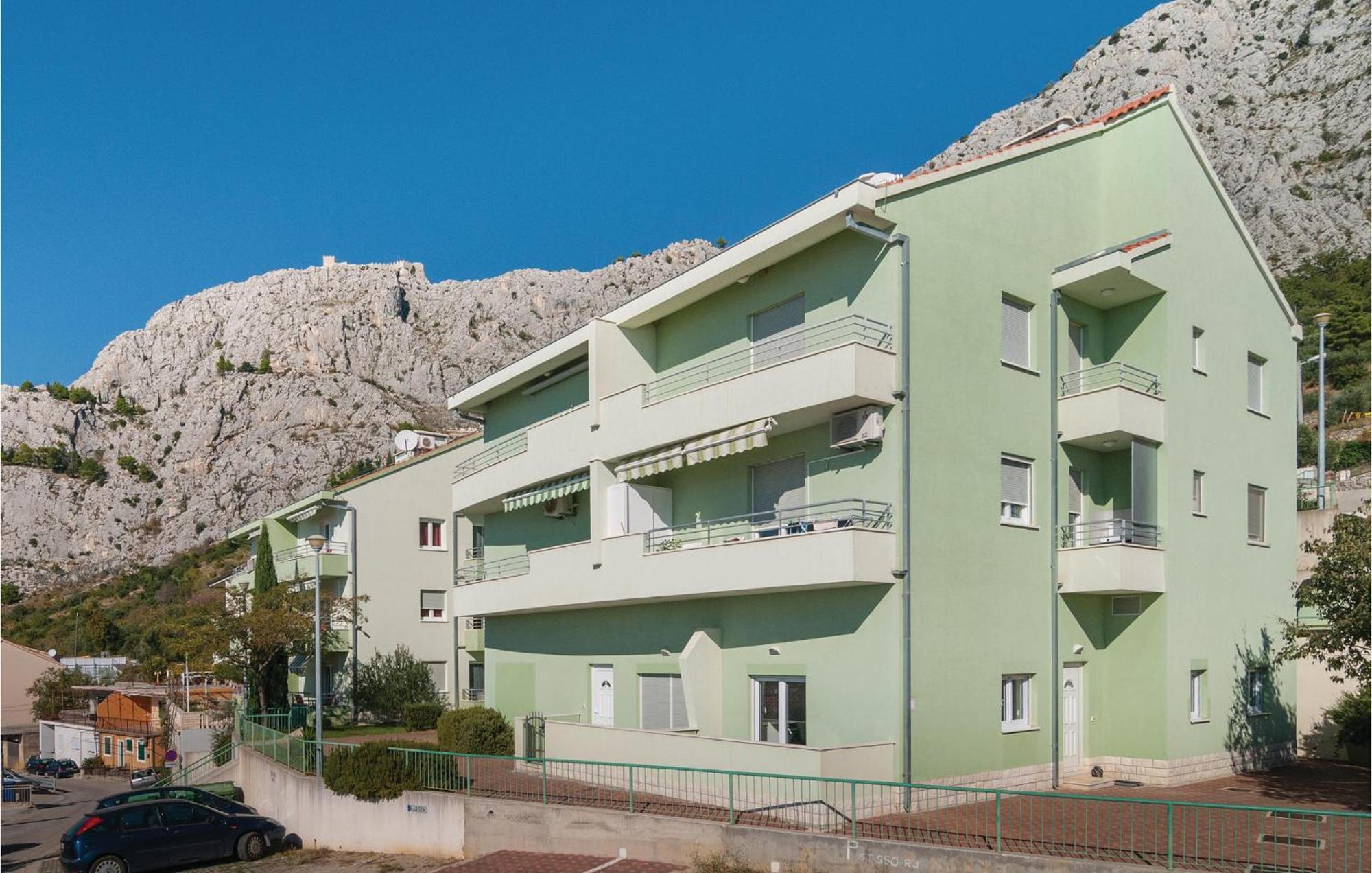 Nice Apartment In Omis With House Sea View Extérieur photo